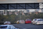 Matías Capurro debió abandonar en el Top Race V6 pero sigue en la pelea