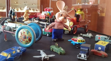 Muestra de juguetes en San Cayetano por el día de los museos