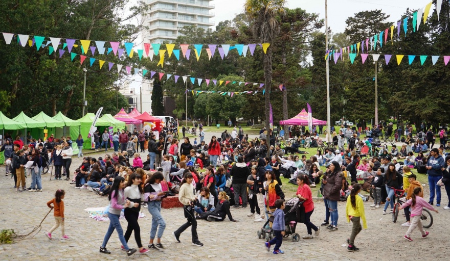Festejo de Semana Santa en el Parque Miguel Lillo: arte, gastronomía y diversión para toda la familia