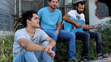 "Caracú": un trío necochense con sus propias canciones