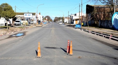 Provincia adelantó fondos a San Cayetano para la repavimentación de la Avenida Apezteguía