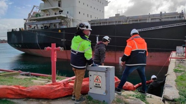 Prefectura y Puerto Quequén comienzan las pericias para determinar las causas del siniestro en Pier 12