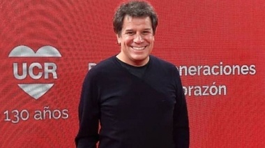 Facundo Manes aceptó el ofrecimiento y será precandidato por el radicalismo