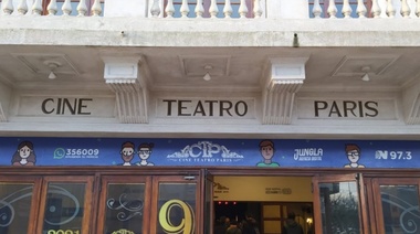 El Teatro París festejó los 90 con música y obras de arte