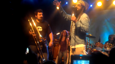 A pura salsa y con participación estelar, Cuatro Varas lanzó un nuevo single
