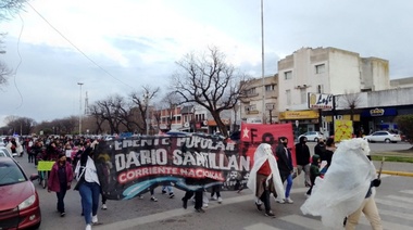 Importante movilización en Necochea contra la explotación petrolera en el mar