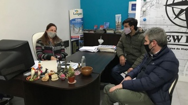 Diez se reunió con una empresa de viajes local: es un ejemplo de persistencia"