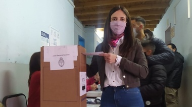 Vallota votó y se mostró expectante de “hacer una gran elección”