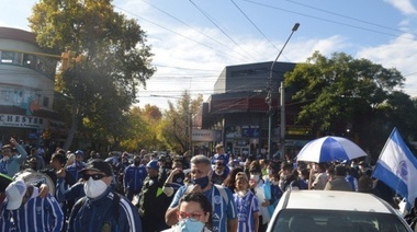 Con 50% de aforo, vuelve el público local al fútbol de primera