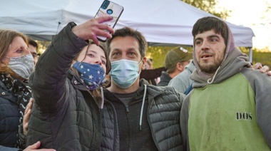 La campaña electoral remonta vuelo: Arturo Rojas recorrió el centro y la Plaza