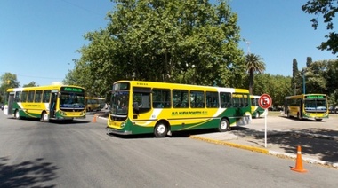 Paro de colectivos el día de hoy hasta que la empresa pague el sueldo completo