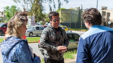 Arturo Rojas continúa encabezando la campaña de Nueva Necochea recorriendo la ciudad
