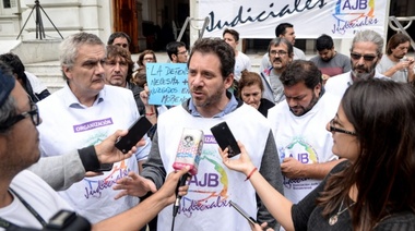 Elecciones judiciales: el oficialismo local baja su lista y en provincia se disputa "la línea histórica"