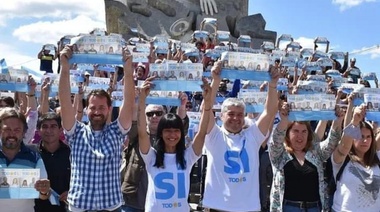 Últimos días de campaña: el Frente de Todos recorrió un astillero y el monumento de Malvinas
