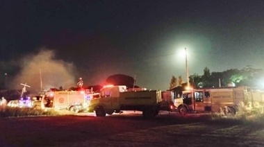 Vivienda precaria arrasada por un incendio anoche en 64 y 39