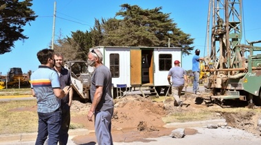 Tras un arduo trabajo, ya funciona el nuevo pozo en Barrio Norte