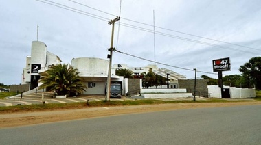 Polémica en Pinamar: el intendente intenta privatizar una calle pública frente al mar