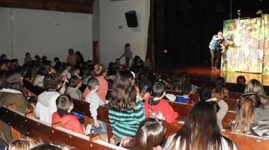 Suspendieron las actividades en la plaza, pero acá toda la grilla del Teatro Municipal