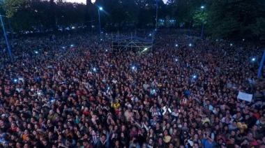 Miles de jóvenes y familias disfrutaron del show de FMK y sus amigos