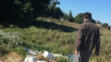 Denuncian que se arrojan residuos agrotóxicos en cercanías a viviendas