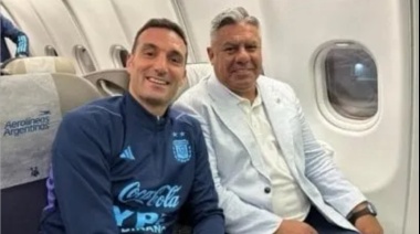 Scaloni, Armani y parte de la comitiva viajaron a Qatar con una lista recortada a 32 jugadores