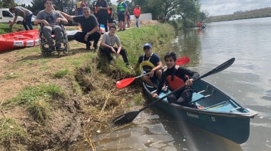 Discapacidad: Escuela Municipal de Kayak acompañó a jóvenes marplatenses a una "travesía inclusiva"