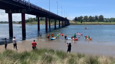 Discapacidad: Escuela Municipal de Kayak acompañó a jóvenes marplatenses a una "travesía inclusiva"