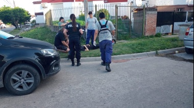 Imprudencia al volante: Otro accidente entre auto y moto con una persona hospitalizada