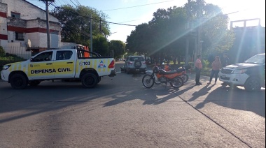 Imprudencia al volante: Otro accidente entre auto y moto con una persona hospitalizada