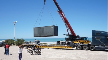 Fotos: El municipio comenzó a instalar contenedores para refugios de guardavidas