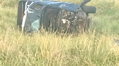 Dos muertos tras volcar una camioneta en la ruta 55 a 15km de Pieres
