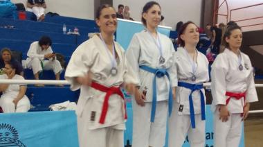 Rosa Parson festeja un fin de año con una nueva medalla de plata en Torneo Nacional de Karate