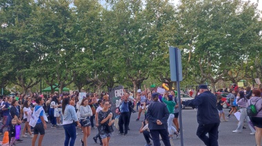 8M en Necochea: Fuerte reclamo se escuchó en el centro de la ciudad