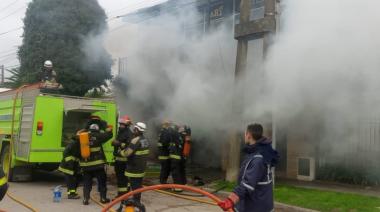 Brutal incendio en calle 26 casi Diagonal