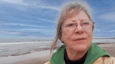 Conocé la asombrosa historia de Elina Monferrer y su casa de botellas en el Balneario Los Angeles