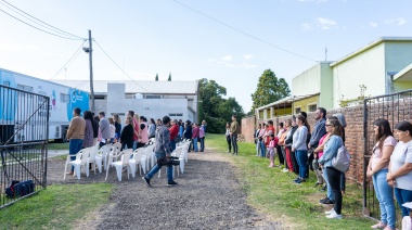Se lanzó el aula taller móvil en San Cayetano y ya se envió proyecto para construir edificio