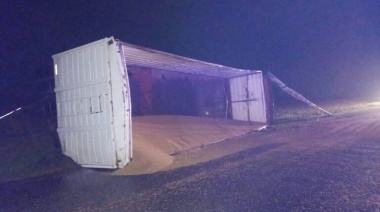 Volcó un camión que iba al Puerto Quequén: no hay heridos