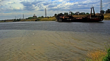 Ambientalistas van al Concejo por los desagües cloaclaes en el río