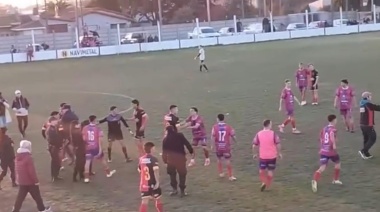 Violencia en el fútbol local: Trompadas y corridas entre Defensores PQ y Nicanor Olivera