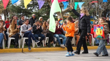 Quequén celebra su aniversario con música, desfile y mensajes de esperanza del Intendente Rojas