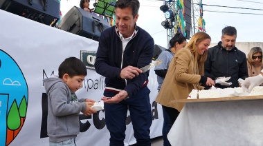 Quequén celebra su aniversario con música, desfile y mensajes de esperanza del Intendente Rojas