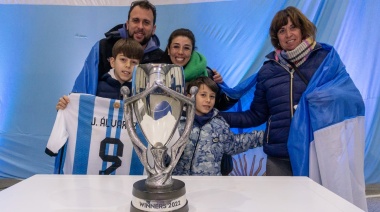 Reconocimiento de la Liga Necochea de Fútbol al Municipio por la exhibición de las copas