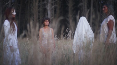 Brenda Llobet estrecha vínculos familiares en su nuevo simple: “Espectro”