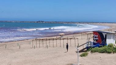 Quequén en alerta: la playa pública cada vez más reducida por los concesionarios
