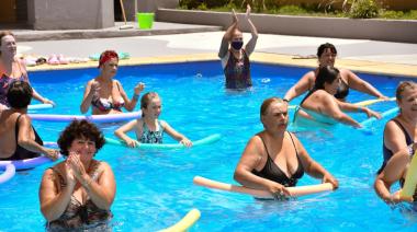 Verano activo en Necochea: caminatas guiadas y aqua gym gratuitos desde enero