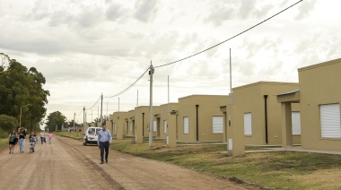 Cumplen el sueño de la casa propia a policías de San Cayetano