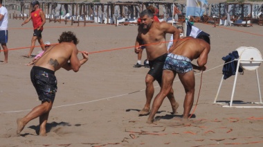 El salvataje como protagonista: 15 equipos compitieron en el desafío de aguas abiertas en Sahara Club