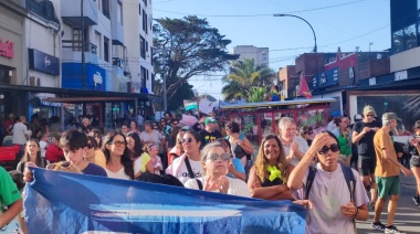 ¿Qué se exigió y reclamó en la multidinaria Marcha Federal del Orgullo Antifascista y Antirracista en Necochea?