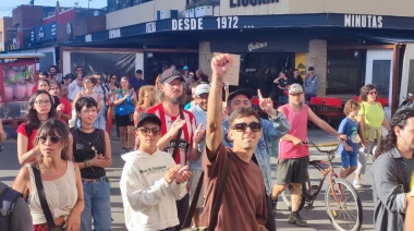 ¿Qué se exigió y reclamó en la multidinaria Marcha Federal del Orgullo Antifascista y Antirracista en Necochea?