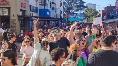 ¿Qué se exigió y reclamó en la multidinaria Marcha Federal del Orgullo Antifascista y Antirracista en Necochea?